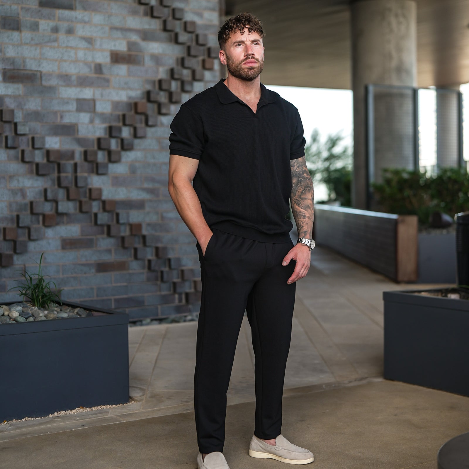 Casual Chinos V2 — Black — A familiar fit with extra flexibility.